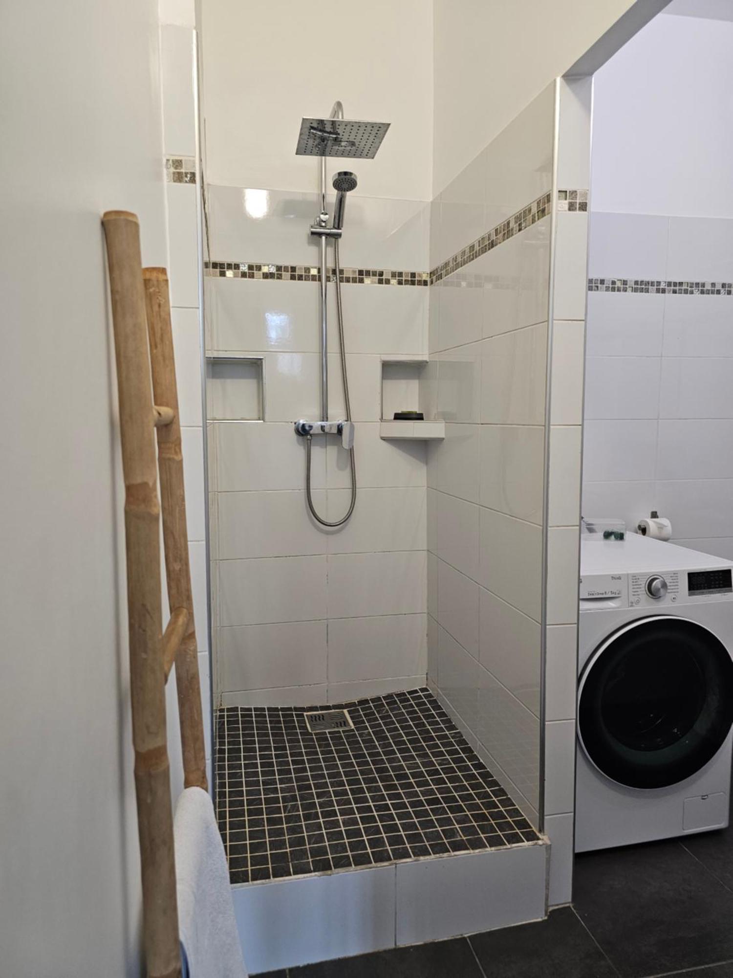 Charmant Pied-A-Terre Coeur De Ville بوانت-آه-بيتر المظهر الخارجي الصورة